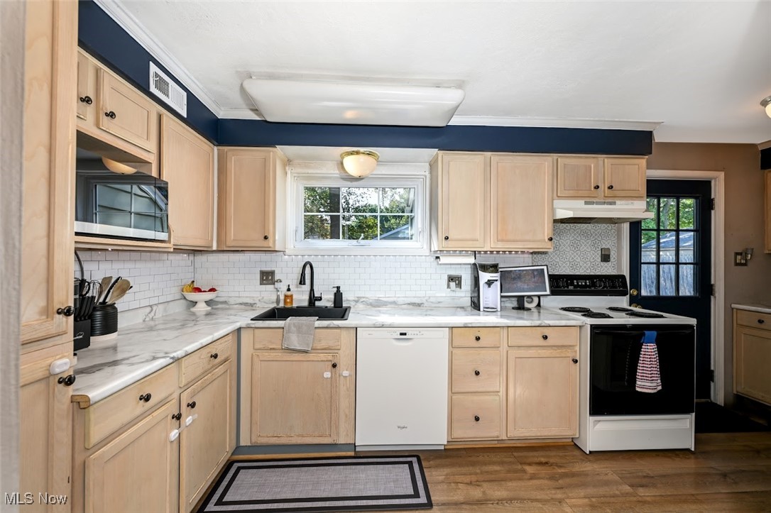 Heslop Morning View 06 - Residential