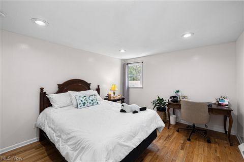 Tiny photo for 27446 Benwood Circle, North Olmsted, OH 44070 (MLS # 5195669)