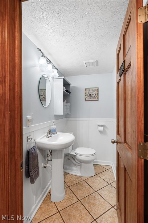 Tiny photo for 27446 Benwood Circle, North Olmsted, OH 44070 (MLS # 5195669)