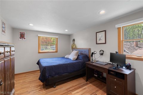 Tiny photo for 27446 Benwood Circle, North Olmsted, OH 44070 (MLS # 5195669)