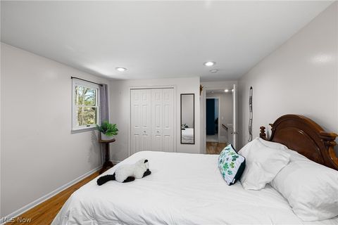 Tiny photo for 27446 Benwood Circle, North Olmsted, OH 44070 (MLS # 5195669)