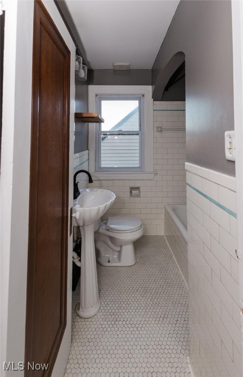 6110 Westlake Avenue, Parma, Ohio image 27