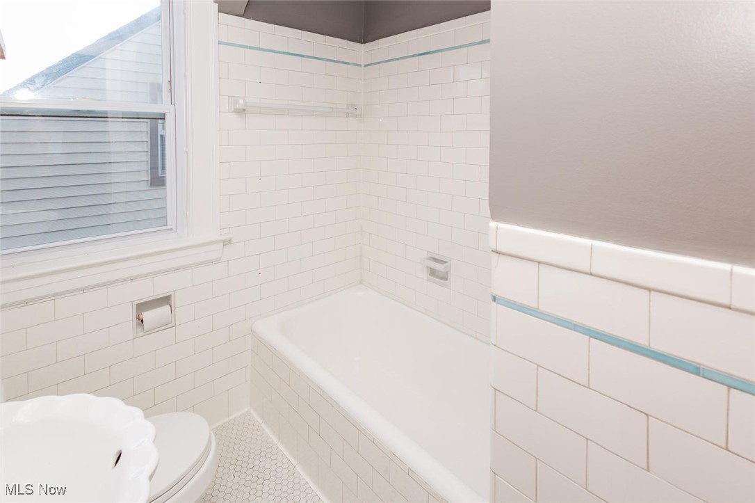 6110 Westlake Avenue, Parma, Ohio image 28