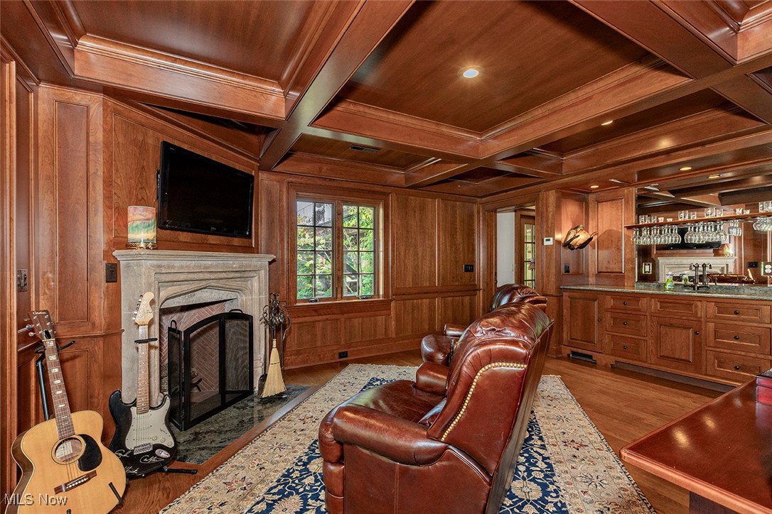 Russell 03 - Residential