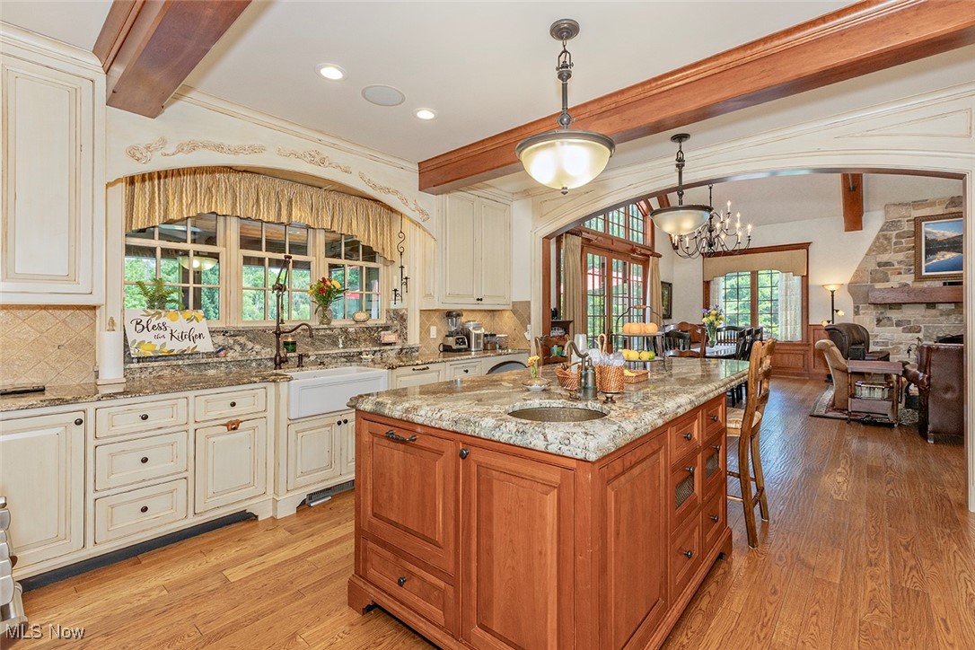 Russell 03 - Residential