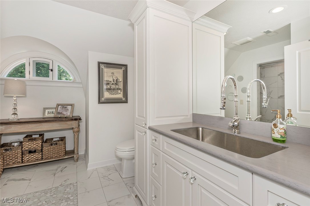 Russell 03 - Residential