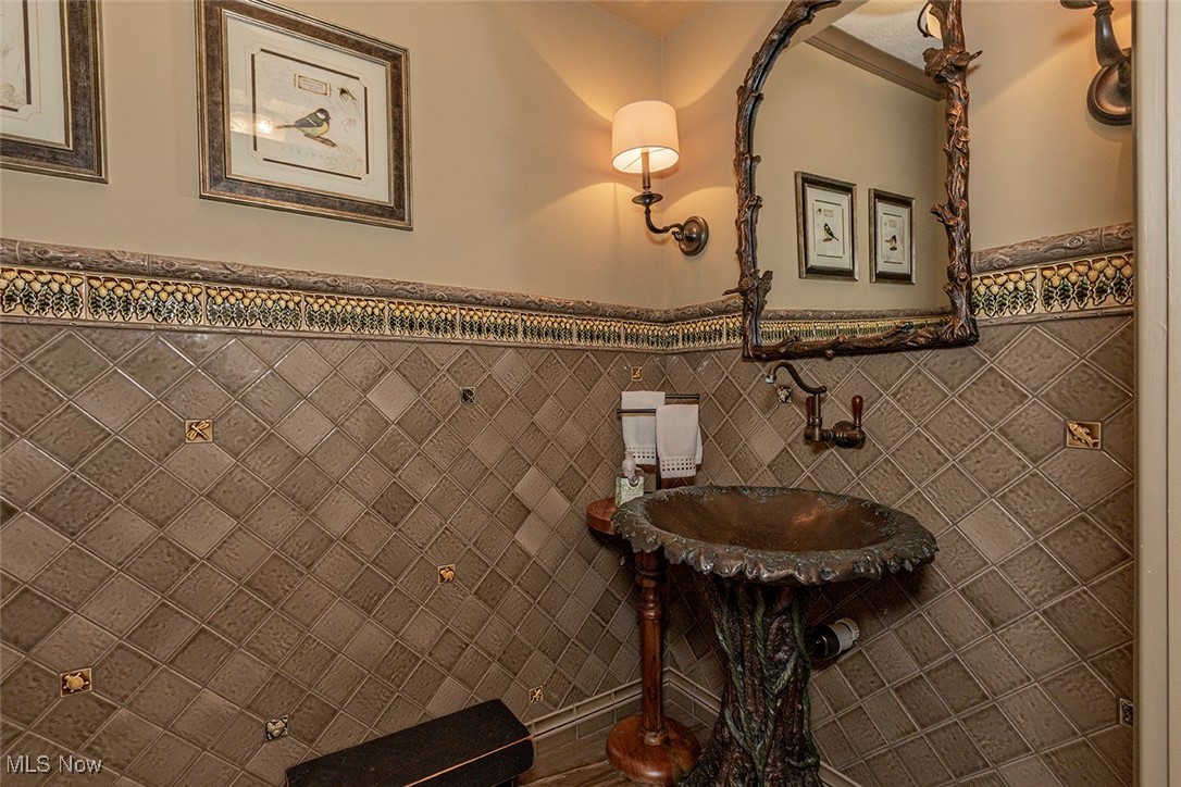 Russell 03 - Residential