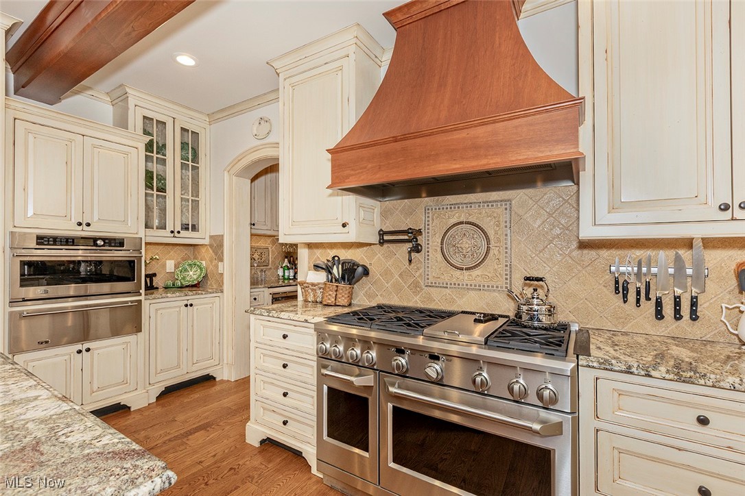 Russell 03 - Residential