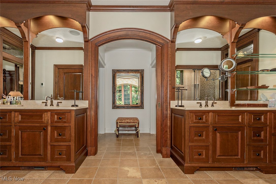 Russell 03 - Residential