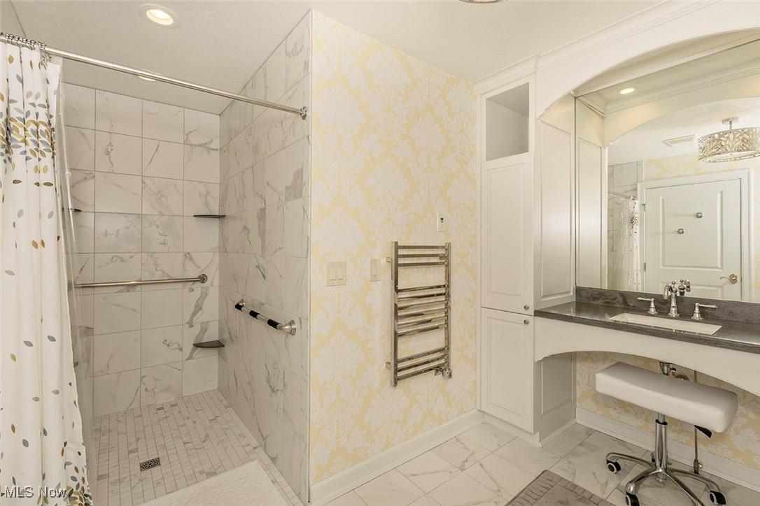 Russell 03 - Residential