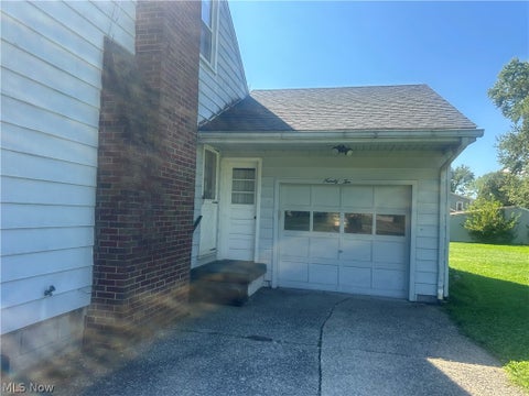 Tiny photo for 92 Camvet Drive, Campbell, OH 44405 (MLS # 5240723)