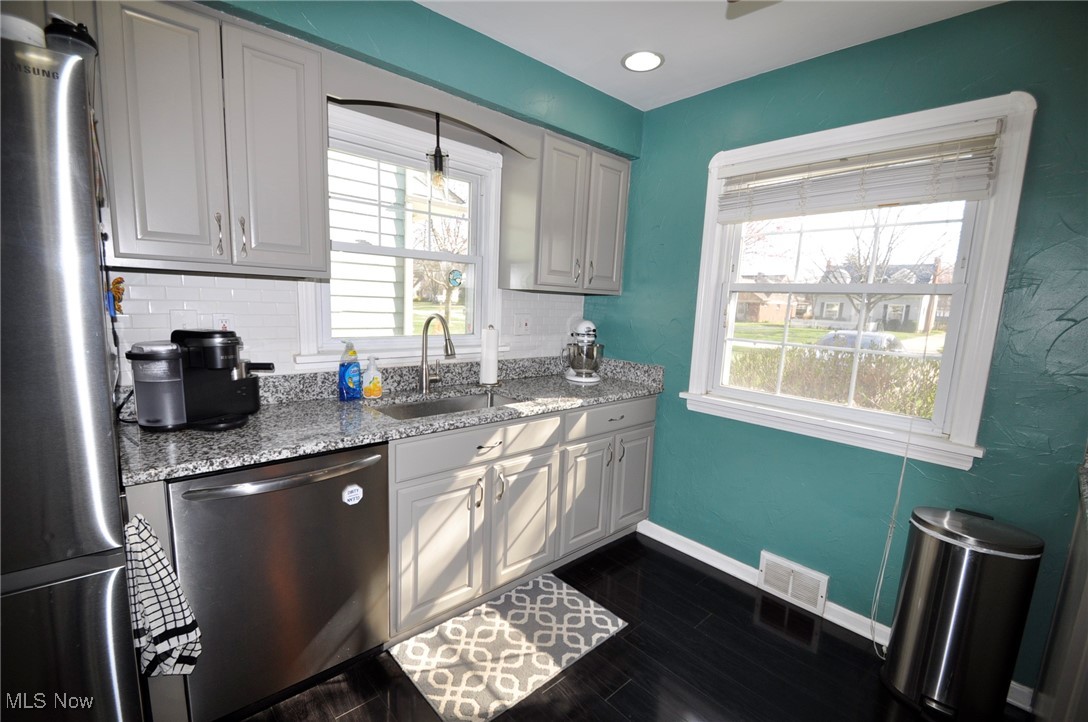 596 Lake Forest Drive, Bay Village, Ohio image 17