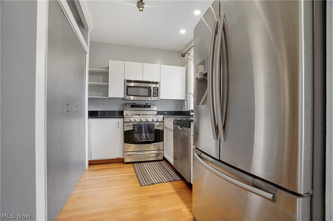 Shiposh Condo - Residential