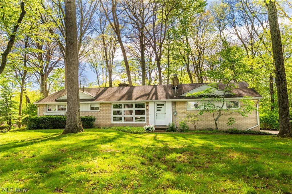 Photo of 1715 Jackson Avenue NW, Massillon, OH 44646 (MLS # 5208532)