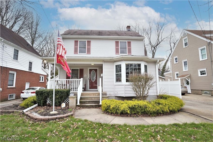 Colonial 3-4 Bedrooms.  First Floor addition includes Full bathroom and Laundry room... Remodeled Kitchen with granite countertops...
2.5 car garage... See attached Virtual Tour with floor plan...