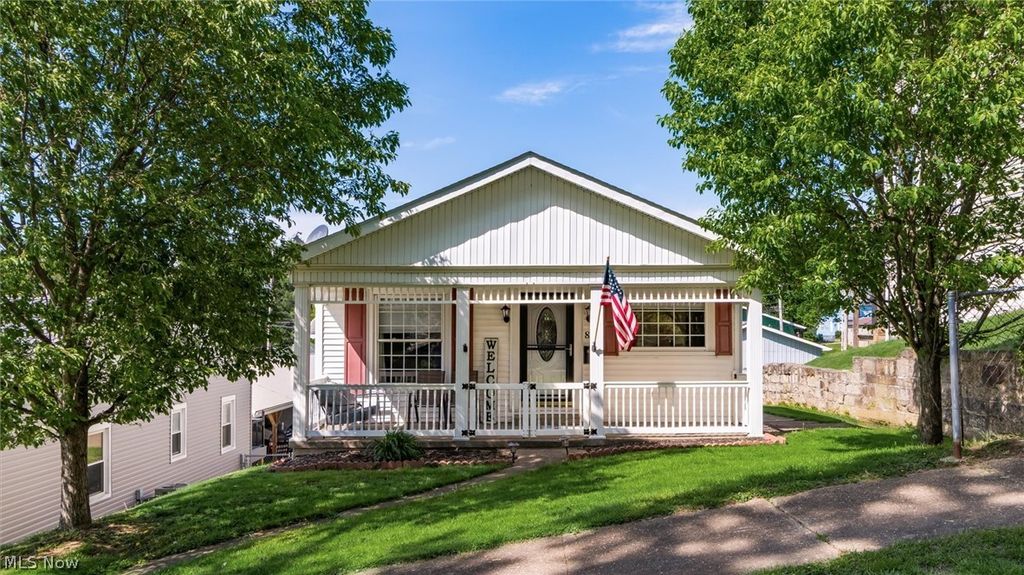 Photo of 821 Stewart Avenue, Cambridge, OH 43725 (MLS # 5187054)