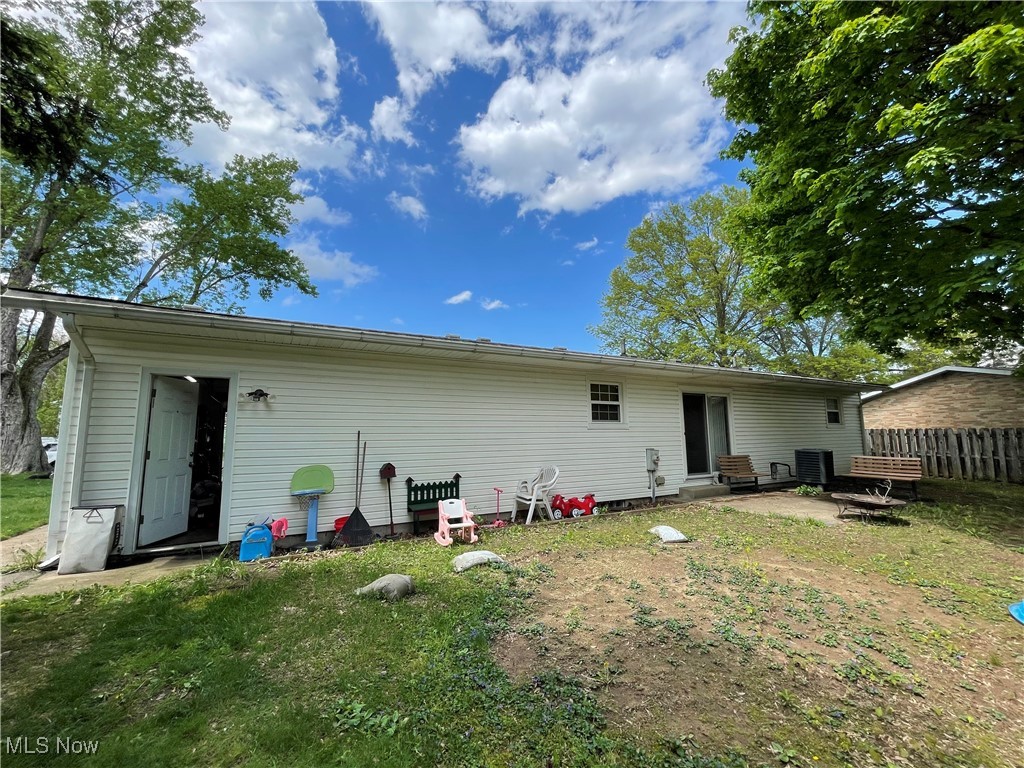 9938 Hess Mill Road, Bolivar, Ohio image 12