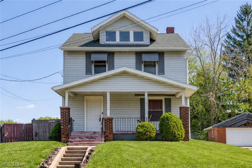 Photo of 2012 Harmont Avenue NE, Canton, OH 44705 (MLS # 5202089)