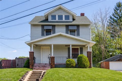 Photo of 2012 Harmont Avenue NE, Canton, OH 44705 (MLS # 5202089)