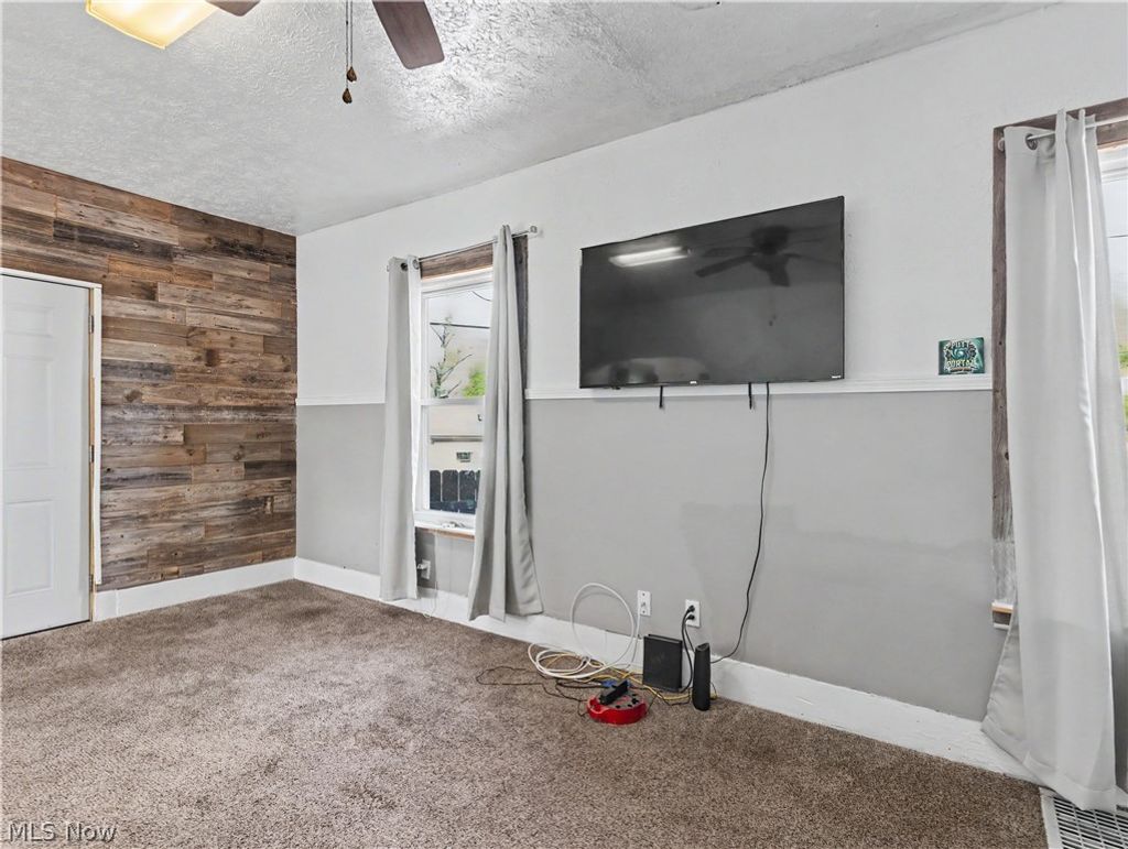 Photo of 2012 Harmont Avenue NE, Canton, OH 44705 (MLS # 5202089)