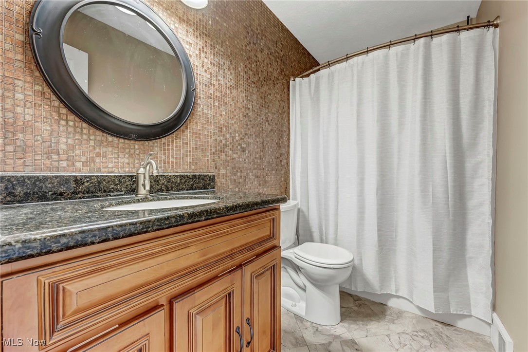 6589 Hudson Avenue, Mentor, Ohio image 21