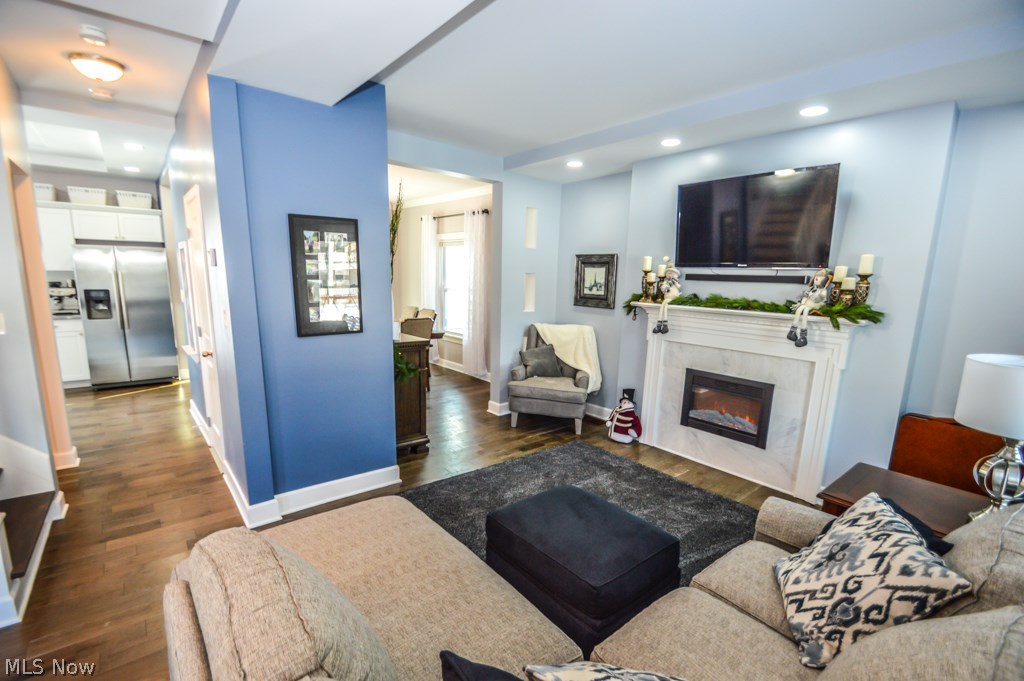 Mars E Wagar - Residential