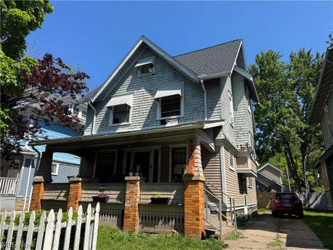 Homes For Sale - 139 Hollinger Avenue<br/> Summit County, Akron, OH 44302