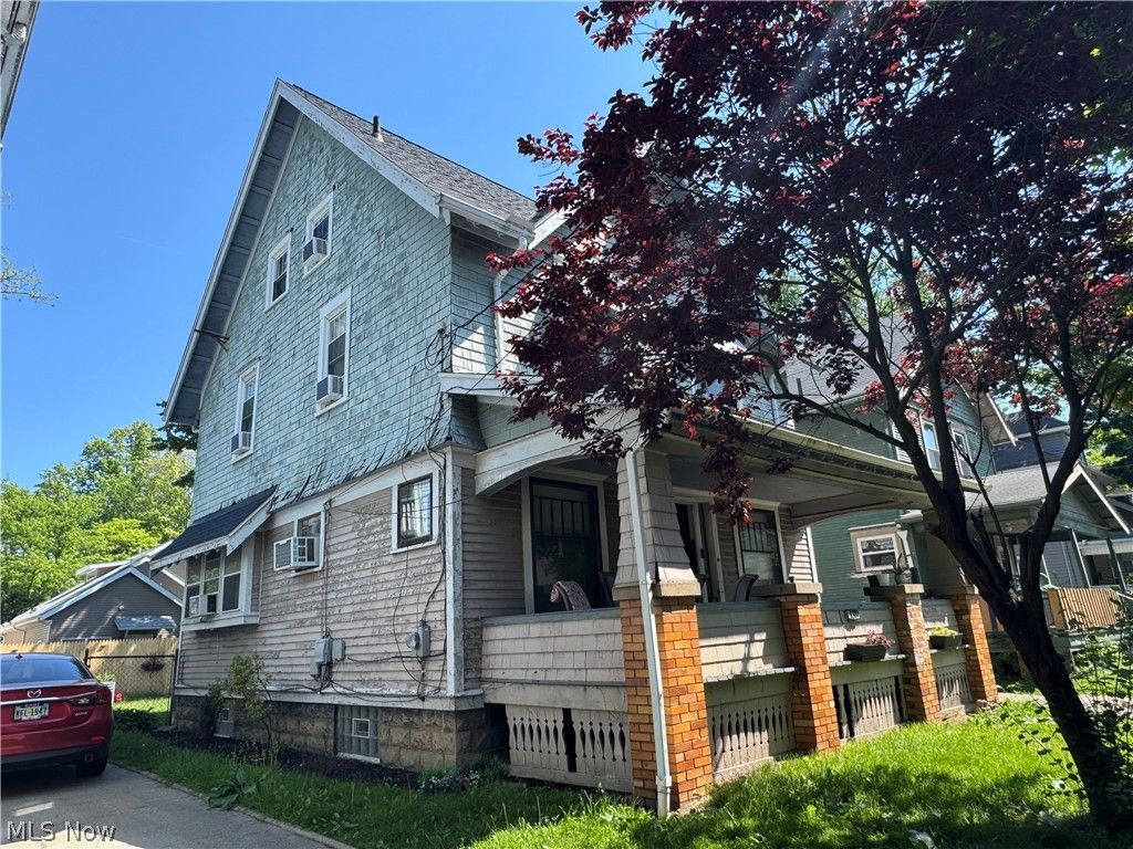 Photo of 139 Hollinger Avenue, Akron, OH 44302 (MLS # 5211806)