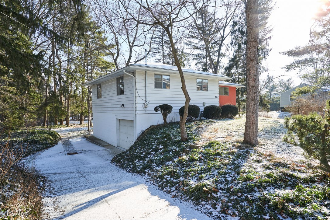 1053 Tallmadge Road, Cuyahoga Falls, Ohio image 2