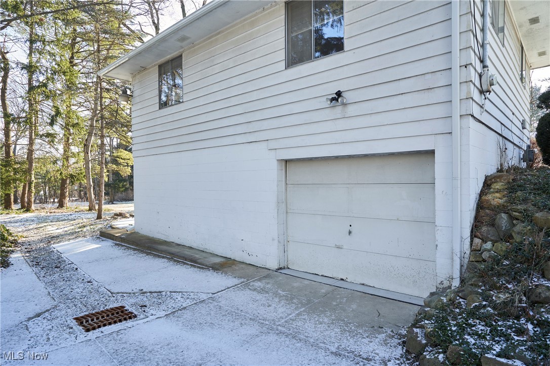 1053 Tallmadge Road, Cuyahoga Falls, Ohio image 22