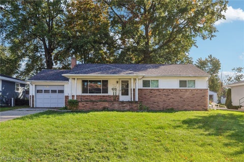 Homes For Sale - 1817 Basil Avenue<br/> Youngstown, OH 44514