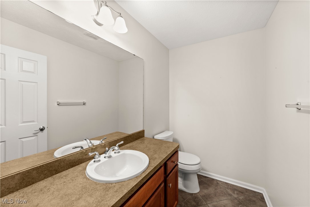 766 Wildberry Circle, Avon Lake, Ohio image 10