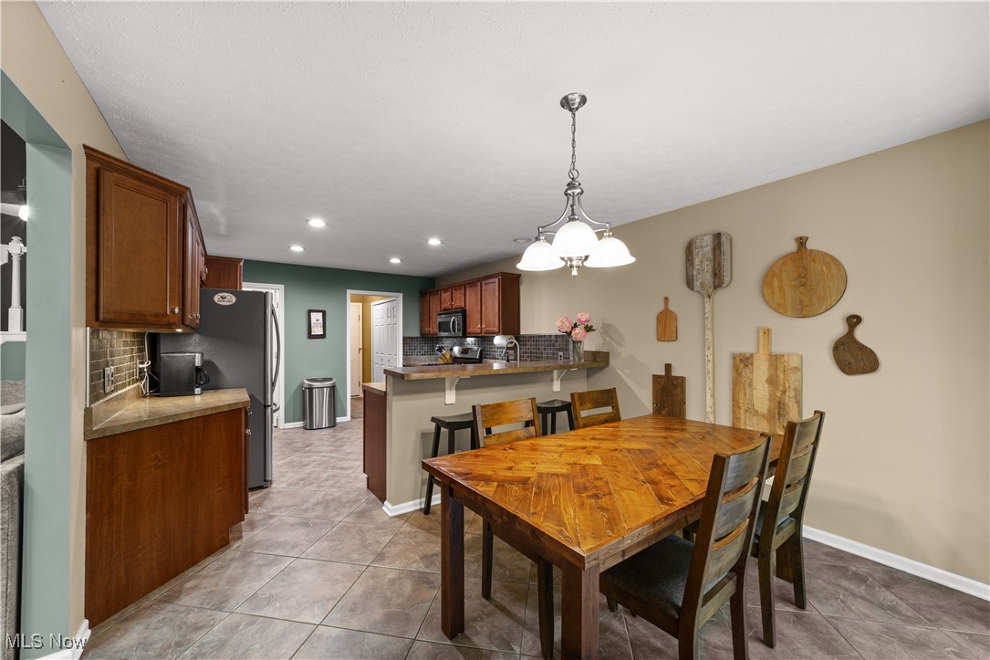 766 Wildberry Circle, Avon Lake, Ohio image 8