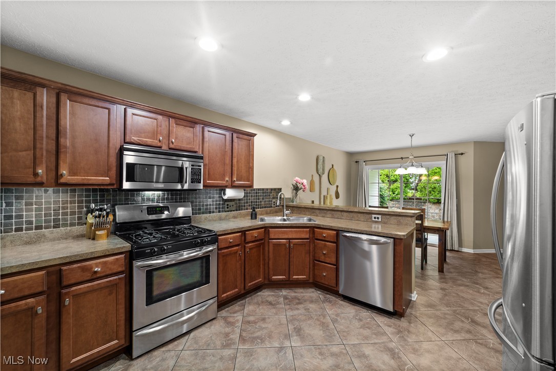 766 Wildberry Circle, Avon Lake, Ohio image 6