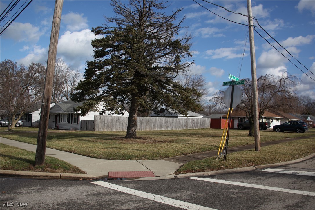 923 Lake Breeze Road