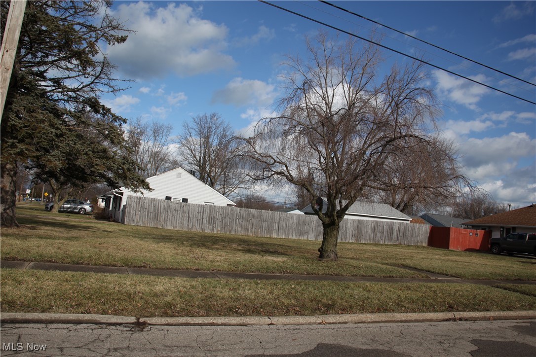 923 Lake Breeze Road