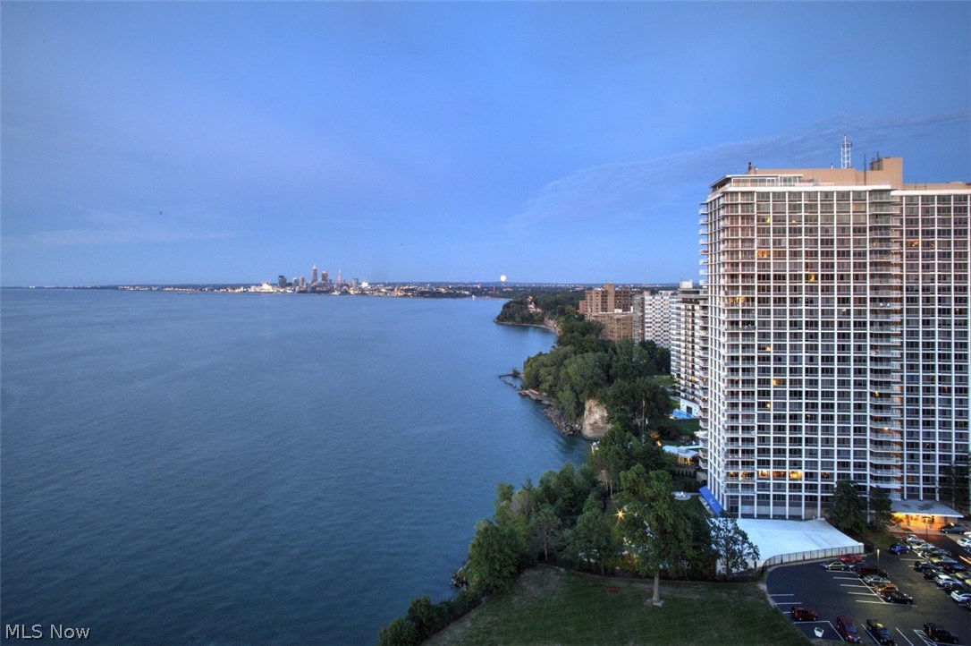 The Carlyle - Residential