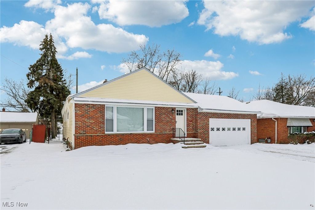 Photo of 24010 Timberlane Road, Warrensville Heights, OH 44128 (MLS # 5178052)