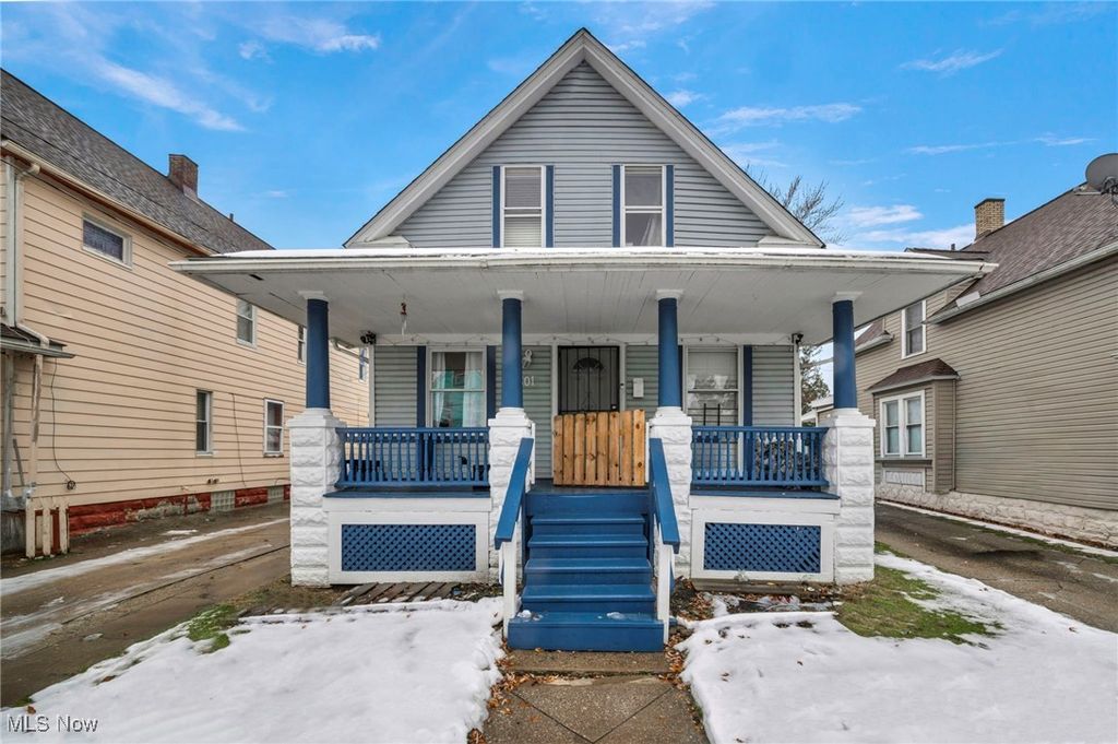 Photo of 4301 Hodgson Avenue, Cleveland, OH 44109 (MLS # 5177279)