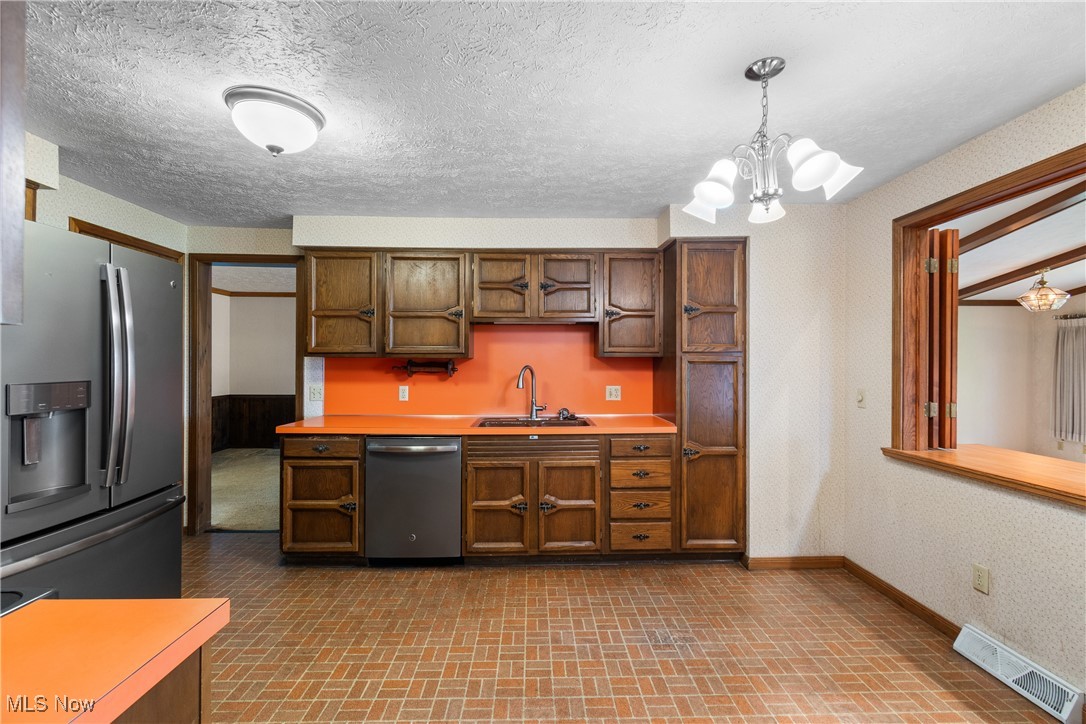 2410 Tanglewood Drive, Massillon, Ohio image 10