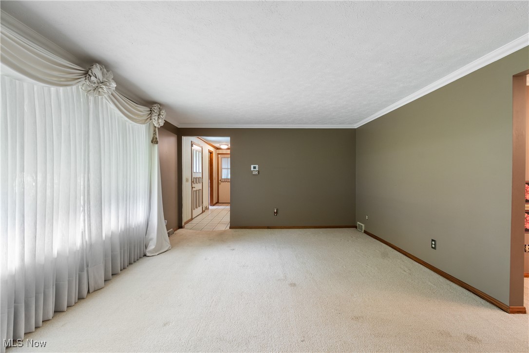 2410 Tanglewood Drive, Massillon, Ohio image 13