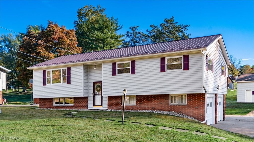 Photo of 440 Stardust Circle, Zanesville, OH 43701 (MLS # 5165790)