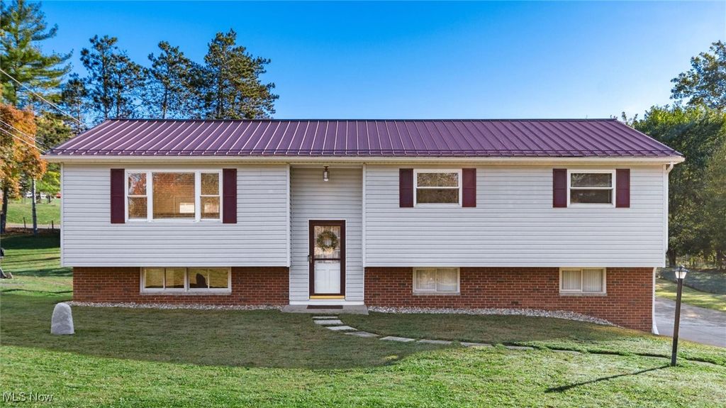 Photo of 440 Stardust Circle, Zanesville, OH 43701 (MLS # 5165790)