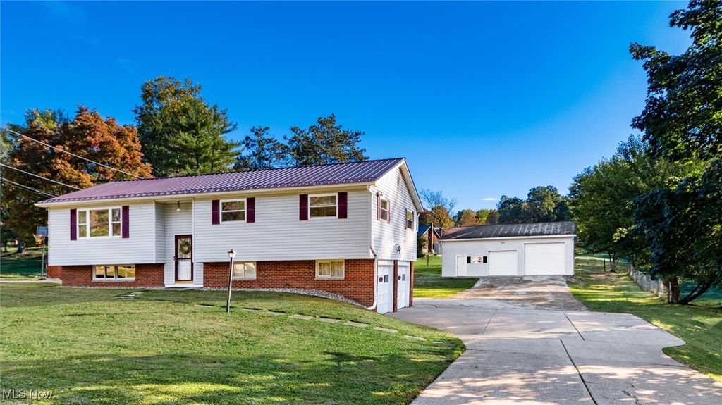 Photo of 440 Stardust Circle, Zanesville, OH 43701 (MLS # 5165790)