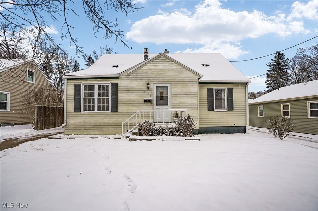 Photo of 523 Evans Avenue, Akron, OH 44310 (MLS # 5177352)