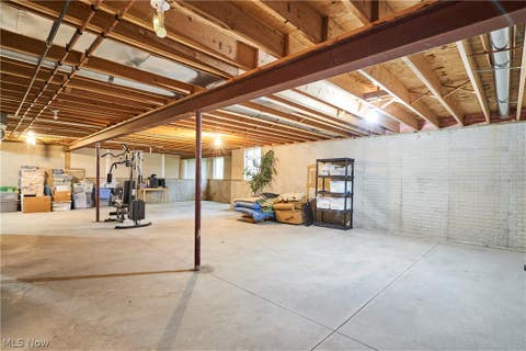 Tiny photo for 1096 Venice Court, Macedonia, OH 44056 (MLS # 5209785)