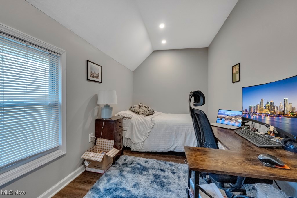 Gordon Square - Residential Income