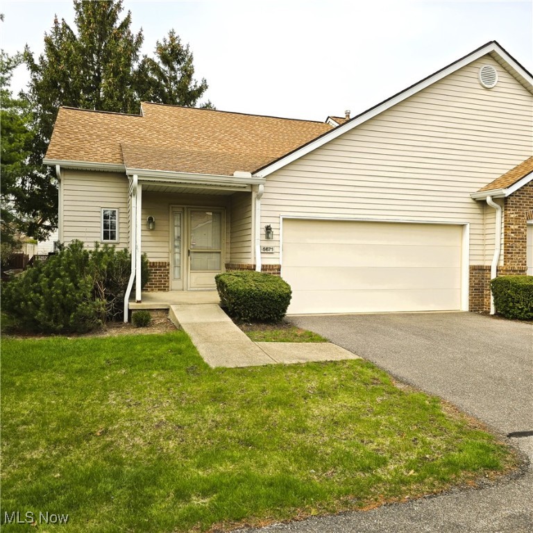 5671 Gateway Lane, Brook Park, Ohio image 1