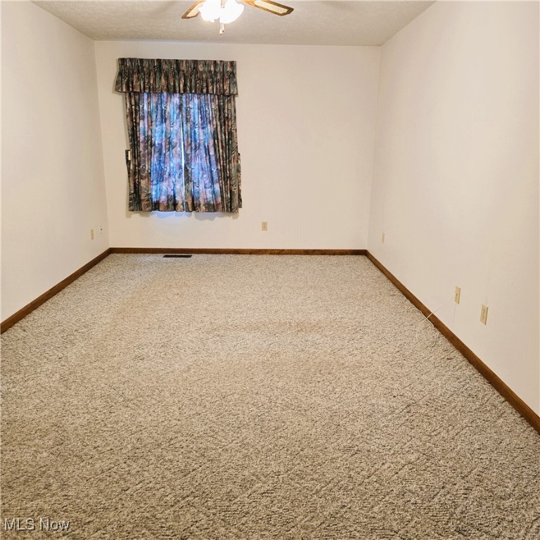 5671 Gateway Lane, Brook Park, Ohio image 12