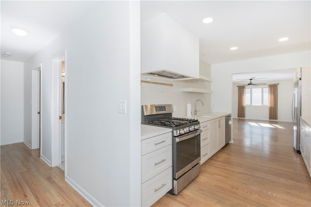 Photo of 657 Lander Drive, Highland Heights, OH 44143 (MLS # 5196985)